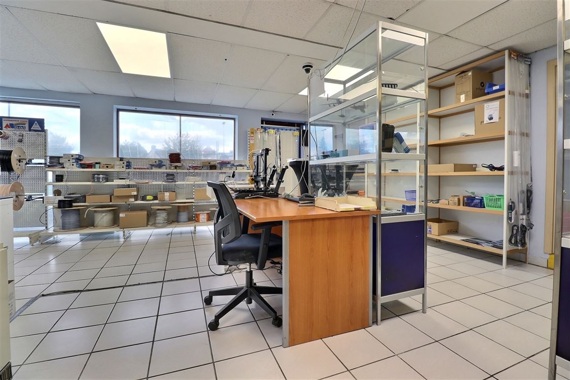 Local commercial à Saint-Servais (0 chambre)
