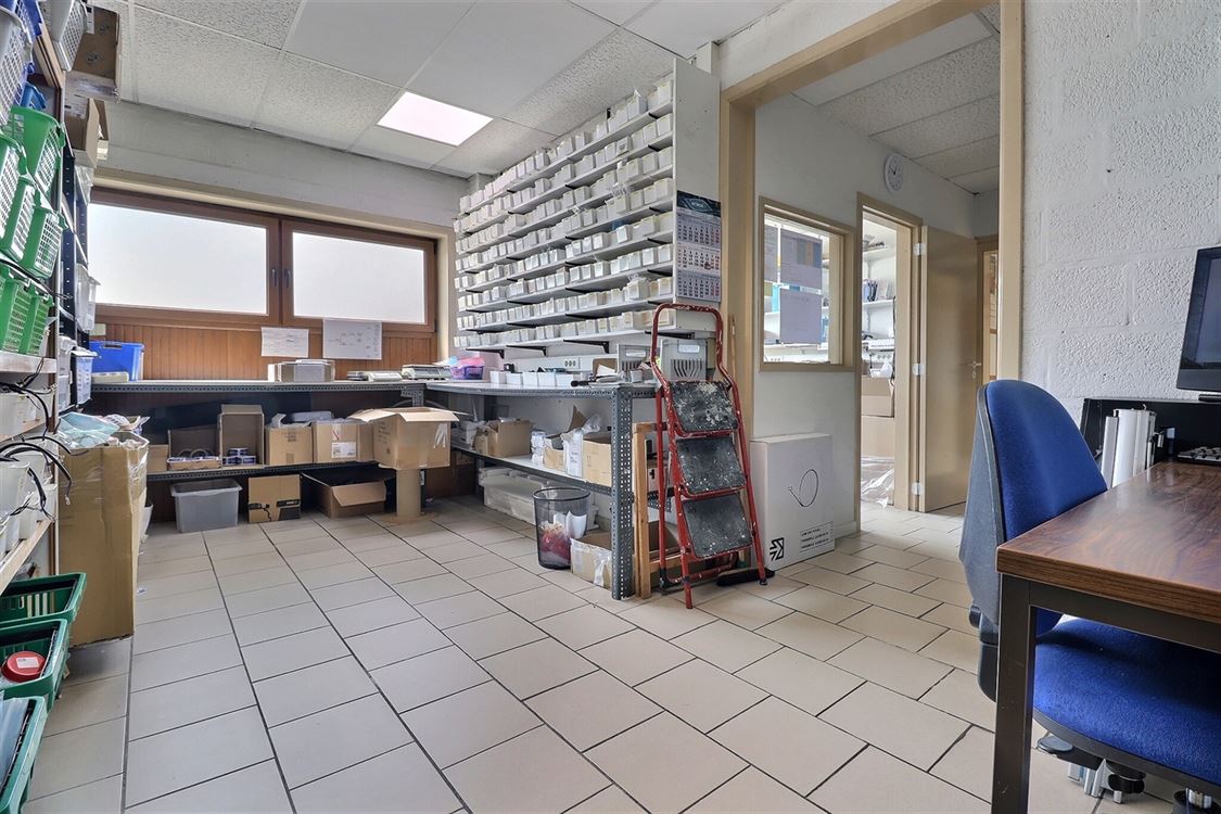 Local commercial à Saint-Servais (0 chambre)