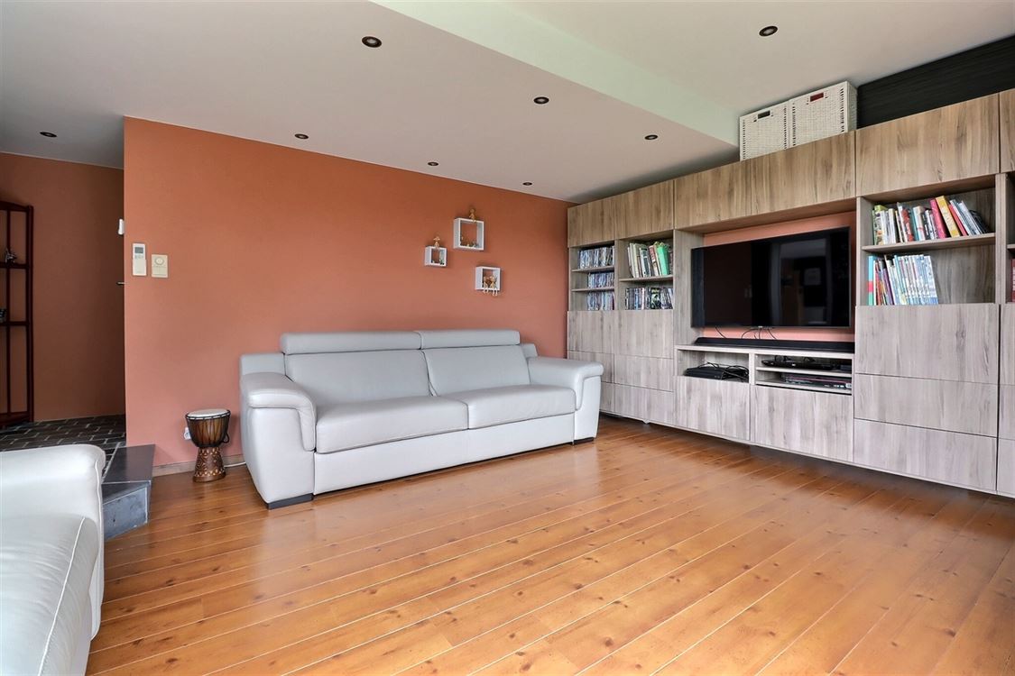 Villa/maison/ferme à Lustin (4 chambres)