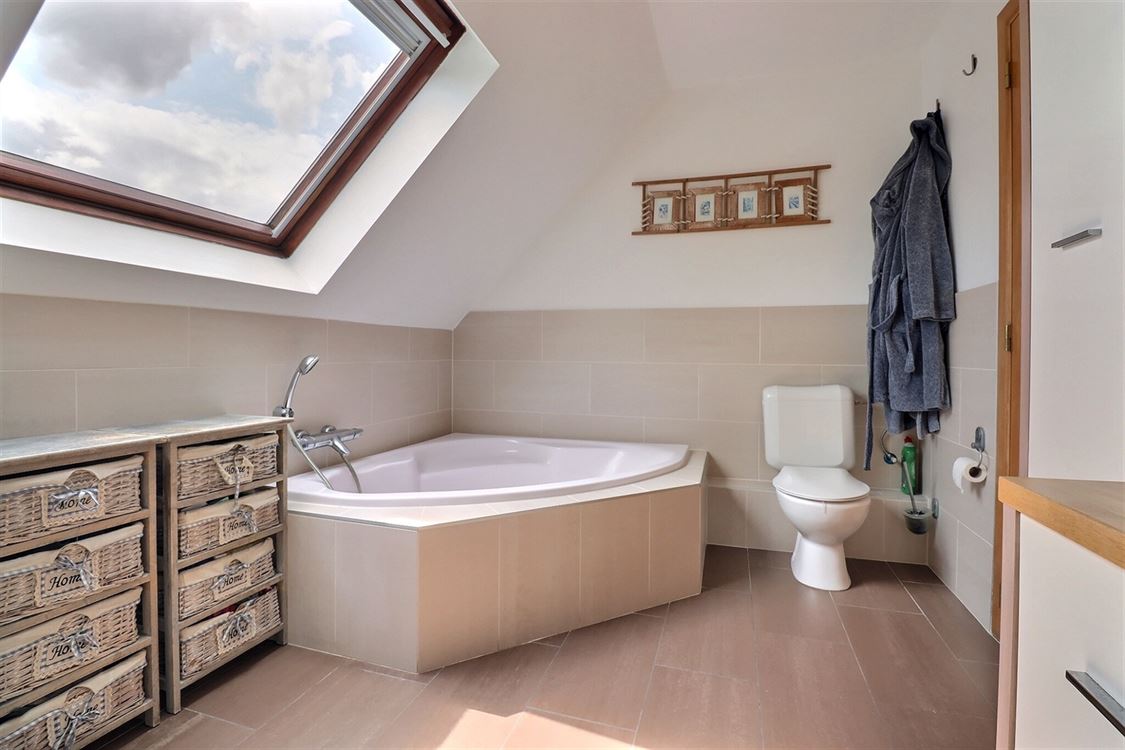 Villa/maison/ferme à Lustin (4 chambres)