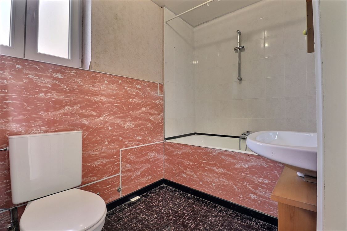 Villa/maison/ferme à BIOUL (4 chambres)