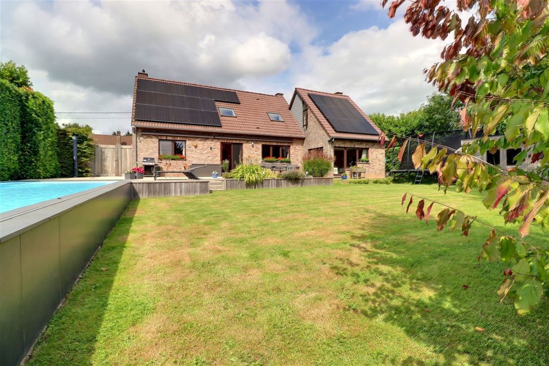 Villa/maison/ferme à Lustin (4 chambres)