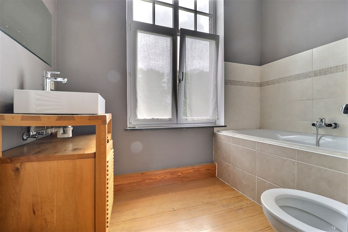 Villa/maison/ferme à NAMUR (4 chambres)