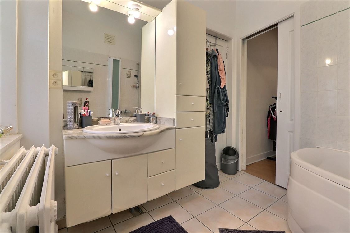 Villa/maison/ferme à PROFONDEVILLE (4 chambres)