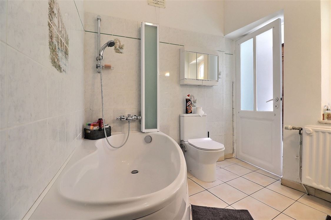 Immeuble de rapport à PROFONDEVILLE (4 chambres)